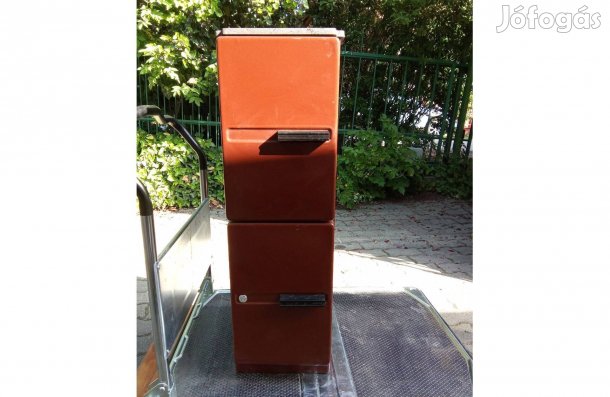 Fa és szén tüzelésű hőtárolós kályha