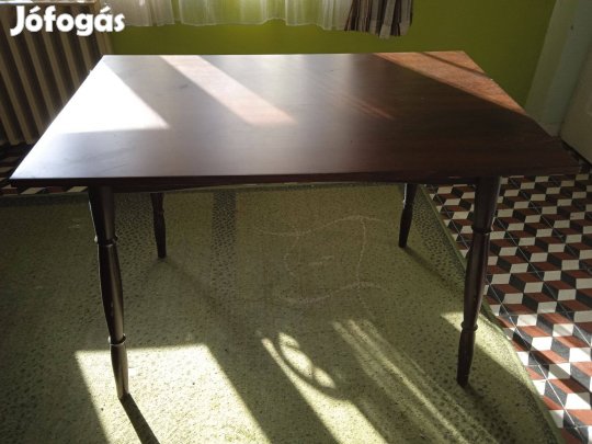 Fa étkező asztal székkel