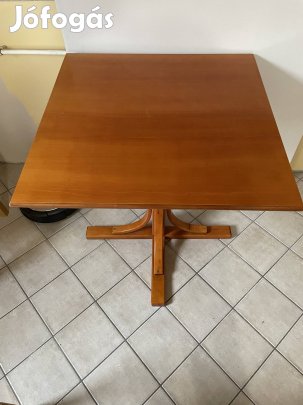 Fa étkezőasztal 70x70