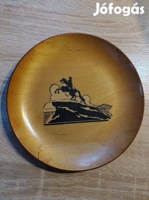 Fa fali dísztányér lovassal
