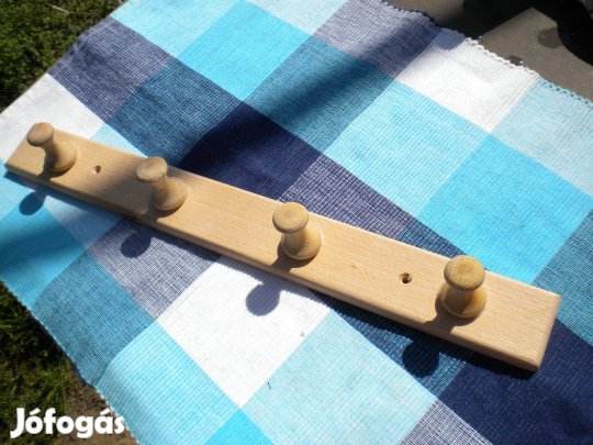 Fa fogas 4 akasztóval