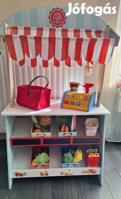 Fa gyerek bábszínház és zöldséges pult