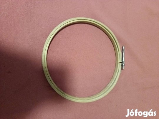 Fa hímzőráma eladó !