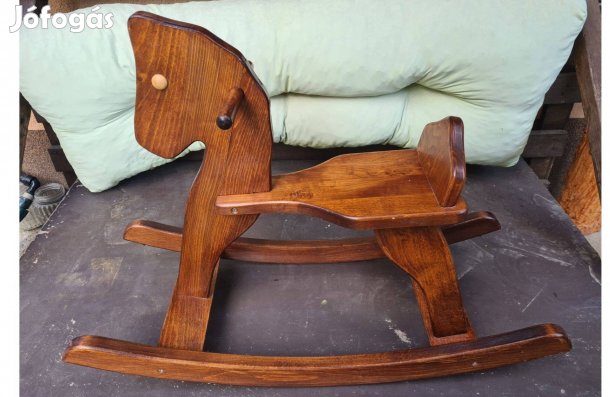 Fa hintaló, pácolt