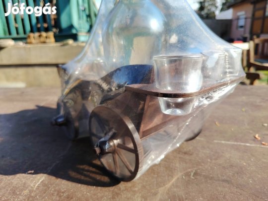 Fa hintós pálinkás kínáló készlet