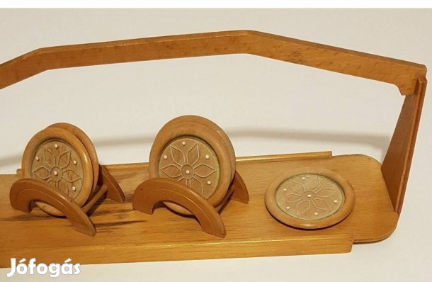 Fa hordozható italos kínáló