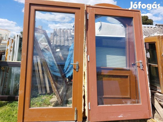 Fa hőszigetelt üveges bejárati-terasz ajtó 1 db 2 oldalt kilincses zár