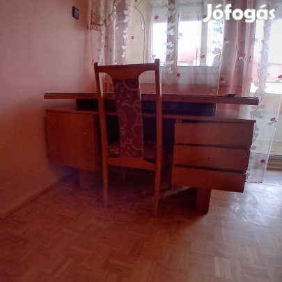 Fa íróasztal eladó