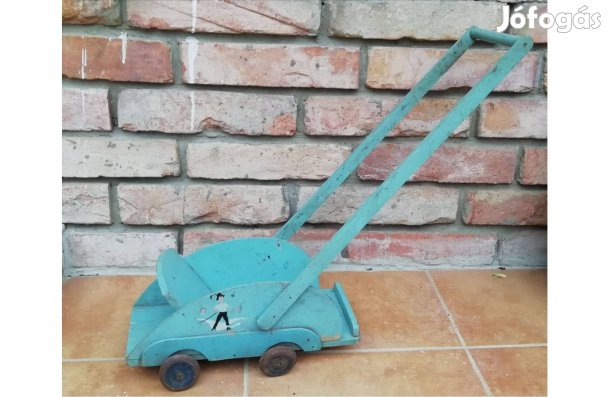 Fa játék, régi fa kiskocsi, díszített gyerekjáték, babakocsi