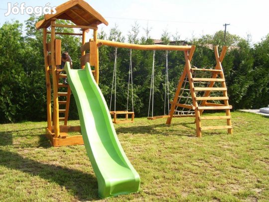 Fa játszóvár hintás csúszdás homokozós mászóhálós