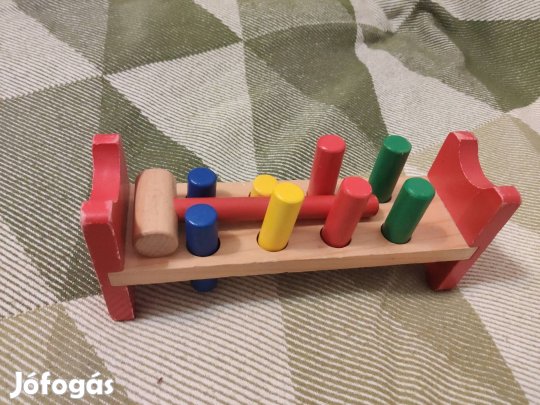 Fa kalapálós játék