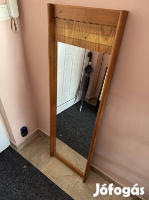 Fa keretes falra szerelhető tükör