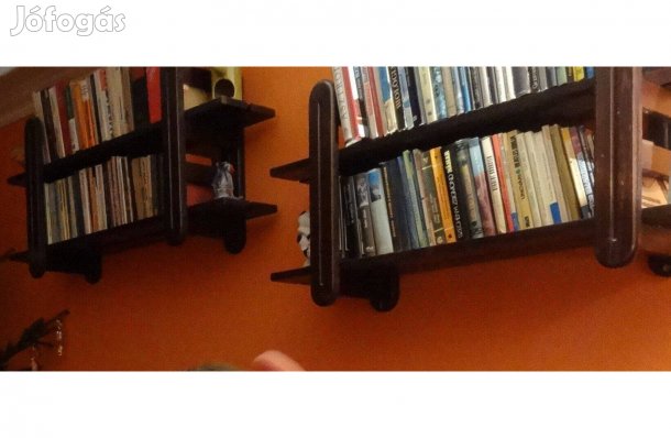 Fa könyvespolcok eladók (2 db)