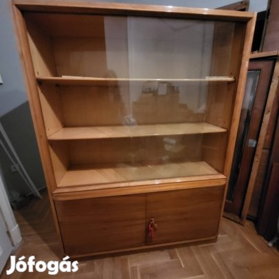 Fa könyvszekreny, zarhato