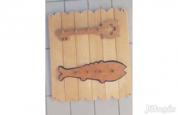 Fa kulcstartó, fali