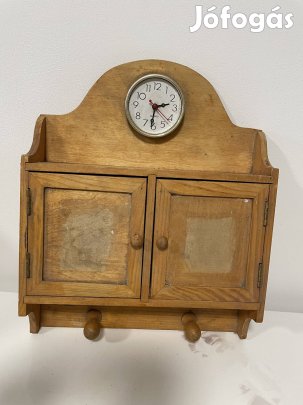 Fa kulcstartó szekrény órával