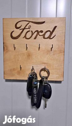 Fa lézergravírozott fali kulcstartó