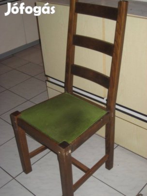 Fa régi, masszív szék kárpitozott