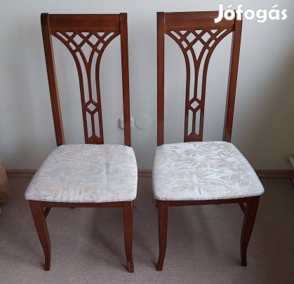 Fa szék, barna színben, lakkozot. 2 db