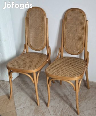 Fa székek eladó Kecskeméten.