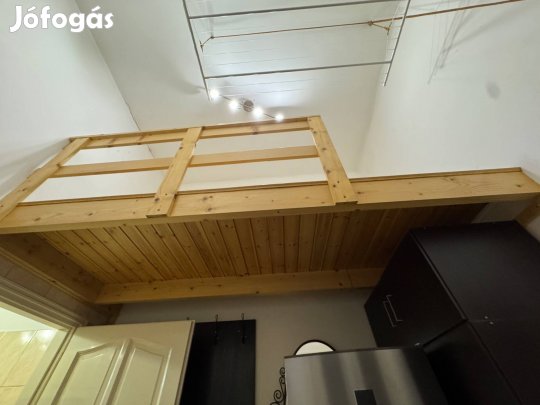 Fa szerkezetes létrás galéria