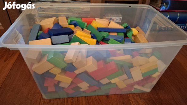 Fa színes építőkockák