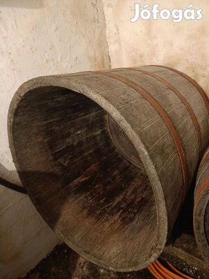 Fa szüretelőkád 400 literes