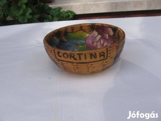 Fa tálka festett díszítéssel