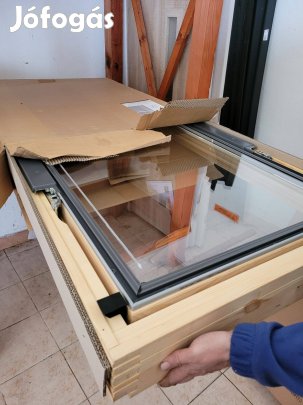 Fa tetőablak 78×98 cm dupla üveges