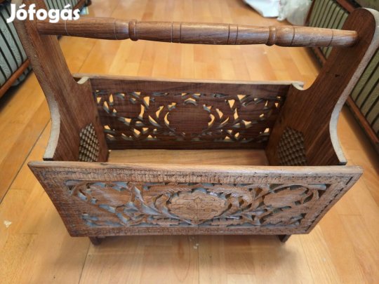 Fa újság tartó (faragott)