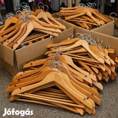 Fa vállfa nagy mennyiségben eladó