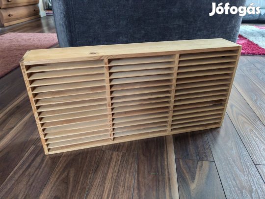 Fából készült DVD-tartó