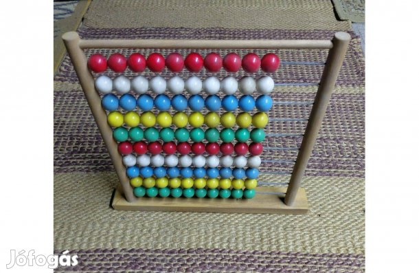 Fából készült abakusz (számolótábla)