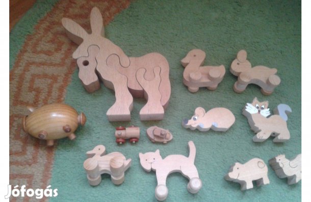 Fából készült állatfigurák