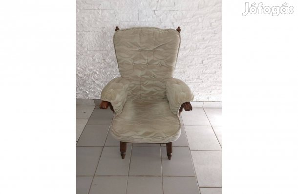 Fából készült karosszék, fotel , jó állapotban eladó