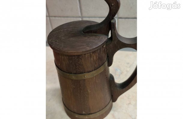 Fából készült különleges fedeles korsó