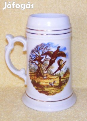 Fácános, vadászos kerámia korsó