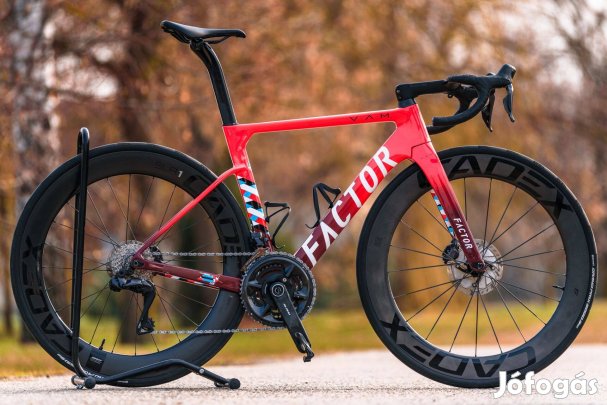 Factor Ostro V A M (52) full karbon országúti kerékpár