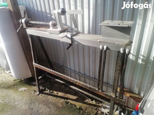Faeszterga állvány eladó. ( 25000 Ft.)
