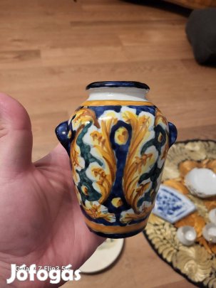 Fajansz kis váza