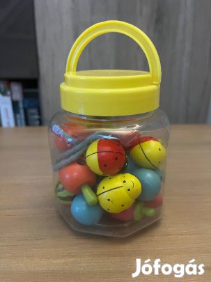 Fakopáncs, fűzős játék, fa gyümölcsök és katicabogár