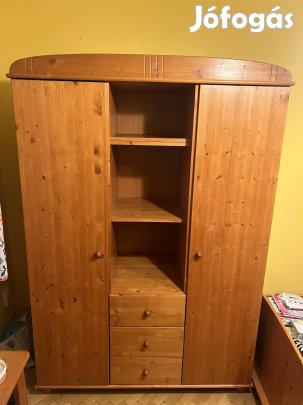 Faktum Tomi háromosztatú szekrény