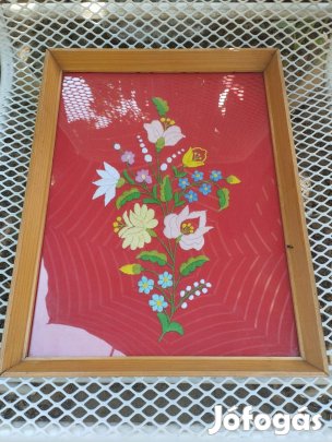 Fali kép fa keretben kézi hímzés