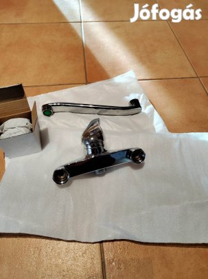 Fali mosogató csaptelep