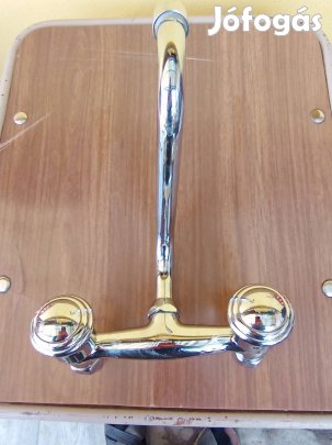 Fali mosogató csaptelep.