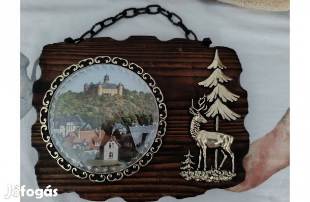 Fali plakett korának megfelelő