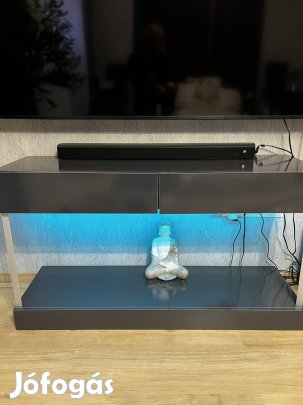 Fali szekrény leddel