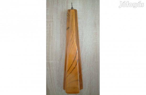 Fali tartóval rendelkező retro fa ruhakefe eladó!