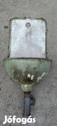 Falikút öntött vasból