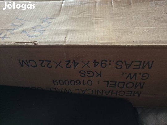 Falióra, barna,fa,új,antik hatású 